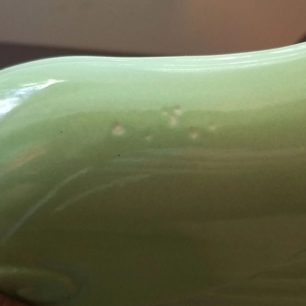 Vintage green art deco ceramic tulip vase rib pattern